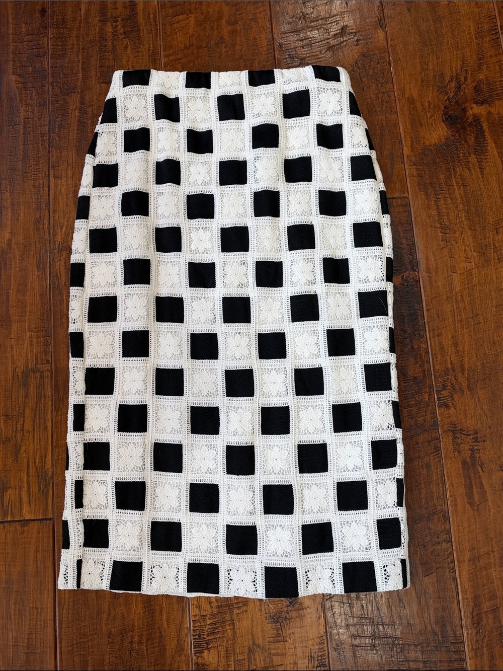 Ann Taylor Patchwork Crochet Midi Pencil Skirt Black Off-White Checkered 8P